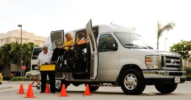When to Hand Over the Keys and Use a Wheelchair Transportation Service